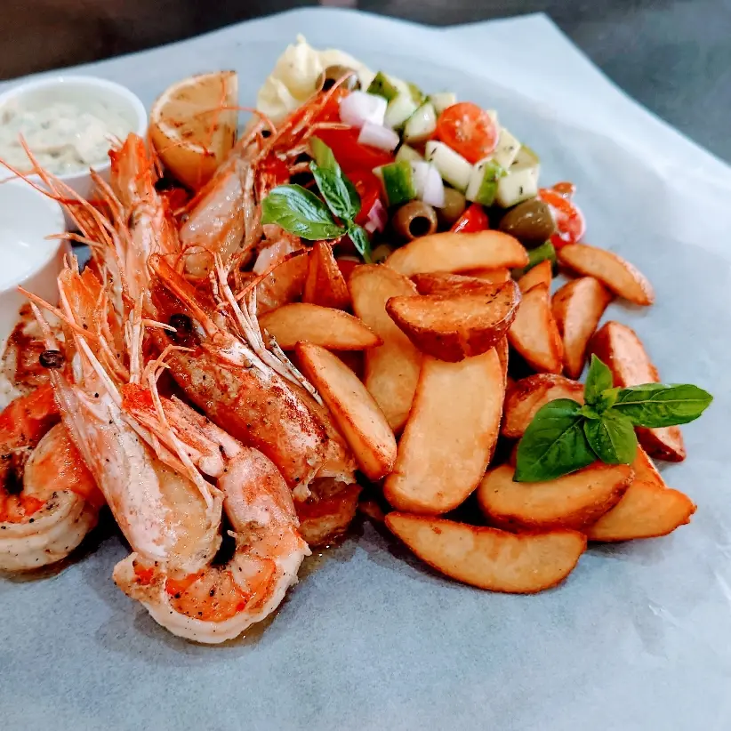 creation thumb for Butterfly prawns with potato wedges