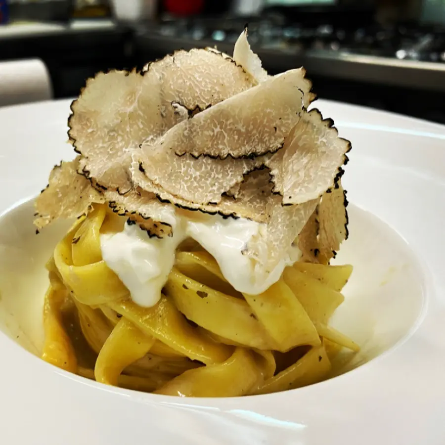 creation thumb for Tagliatelle with Burrata and summer truffle