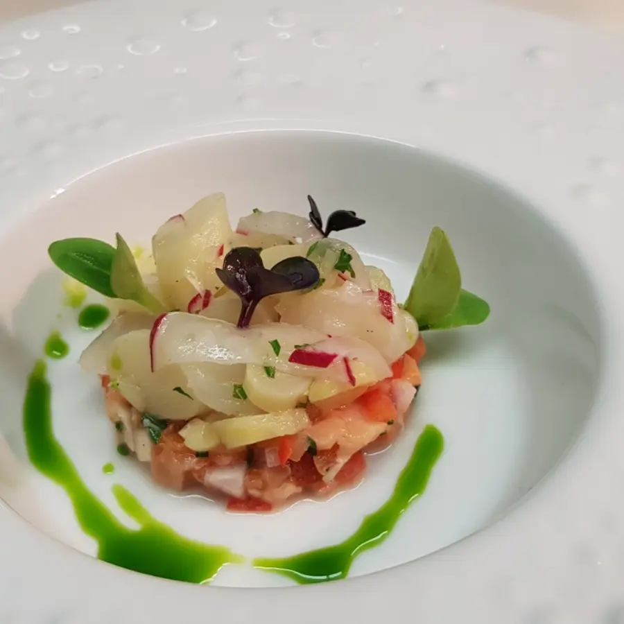 creation thumb for Lachsforellentatar mit Spargelsalat