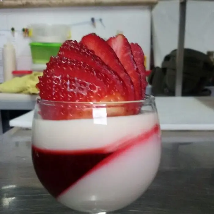 creation thumb for Panna cotta alla fragola