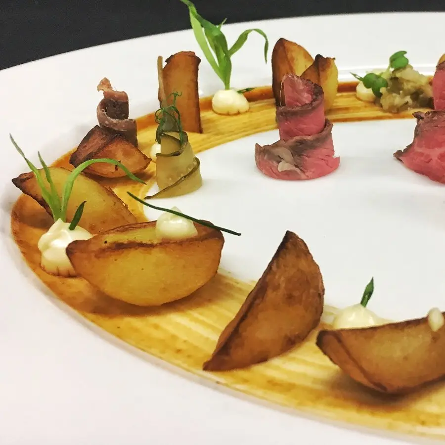 creation thumb for Roastbeef/Kartoffeln/Dekonstruierte Sauce Remoulade