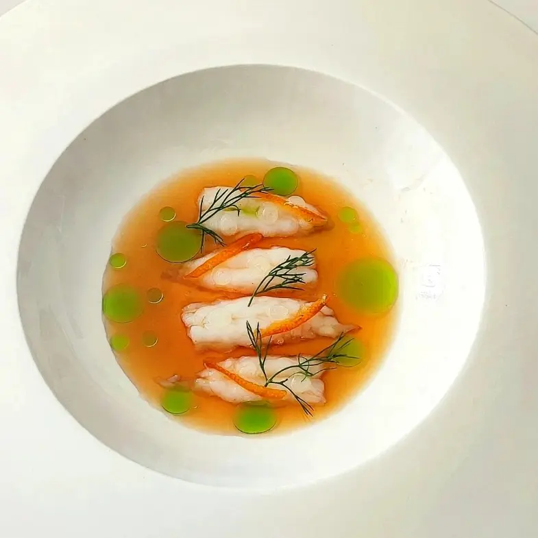 creation thumb for Scampi avec un Consommé de Pain Toasté et Oignon Brûlé