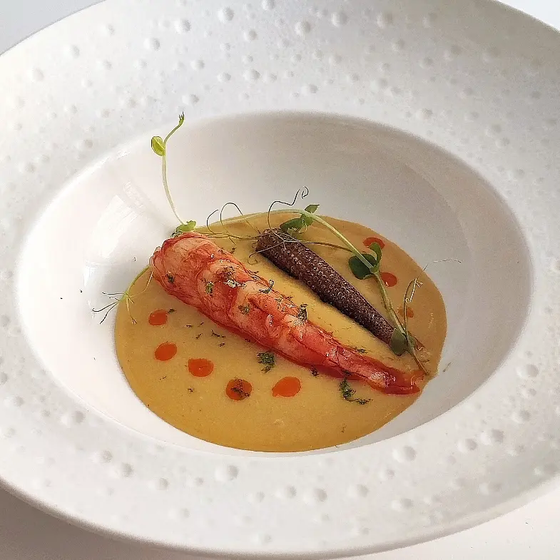 creation thumb for Sous-Vide Garnelen, Maisemulsion mit Schalentierbrühe, geröstetes Paprikaöl