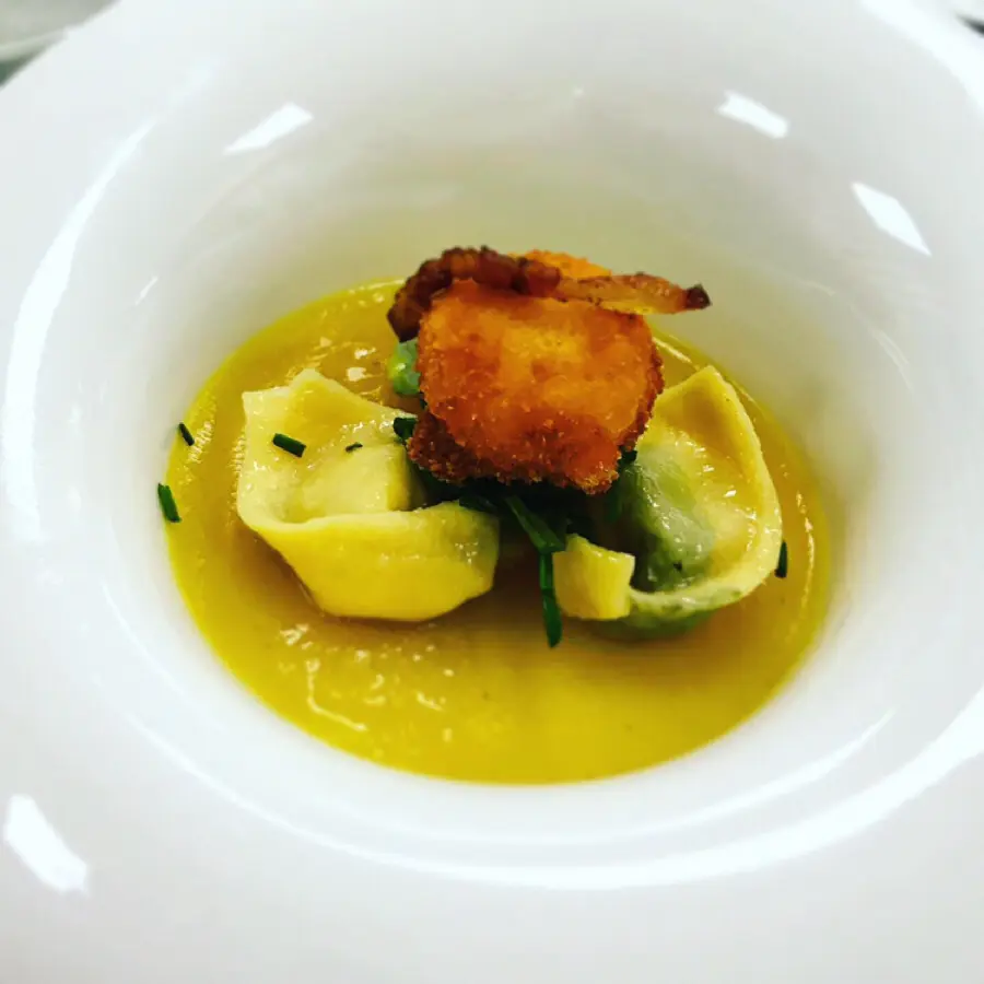 creation thumb for Tortellini, brodo in gelatina, uovo fritto