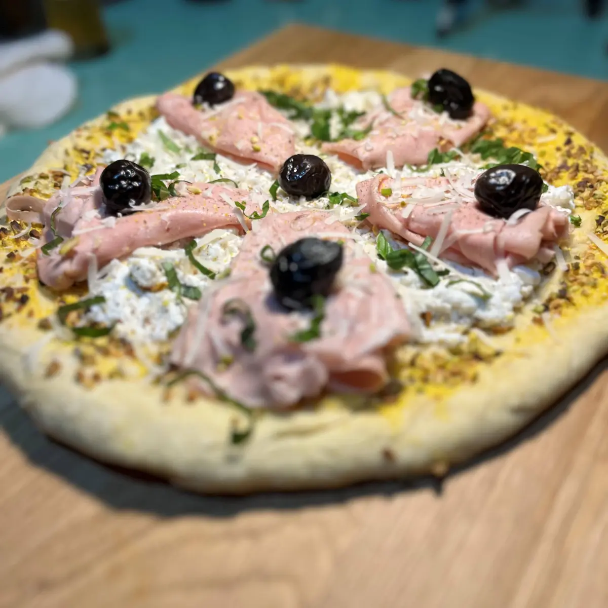 creation thumb for Pistachio, mortadella and ricotta pizza