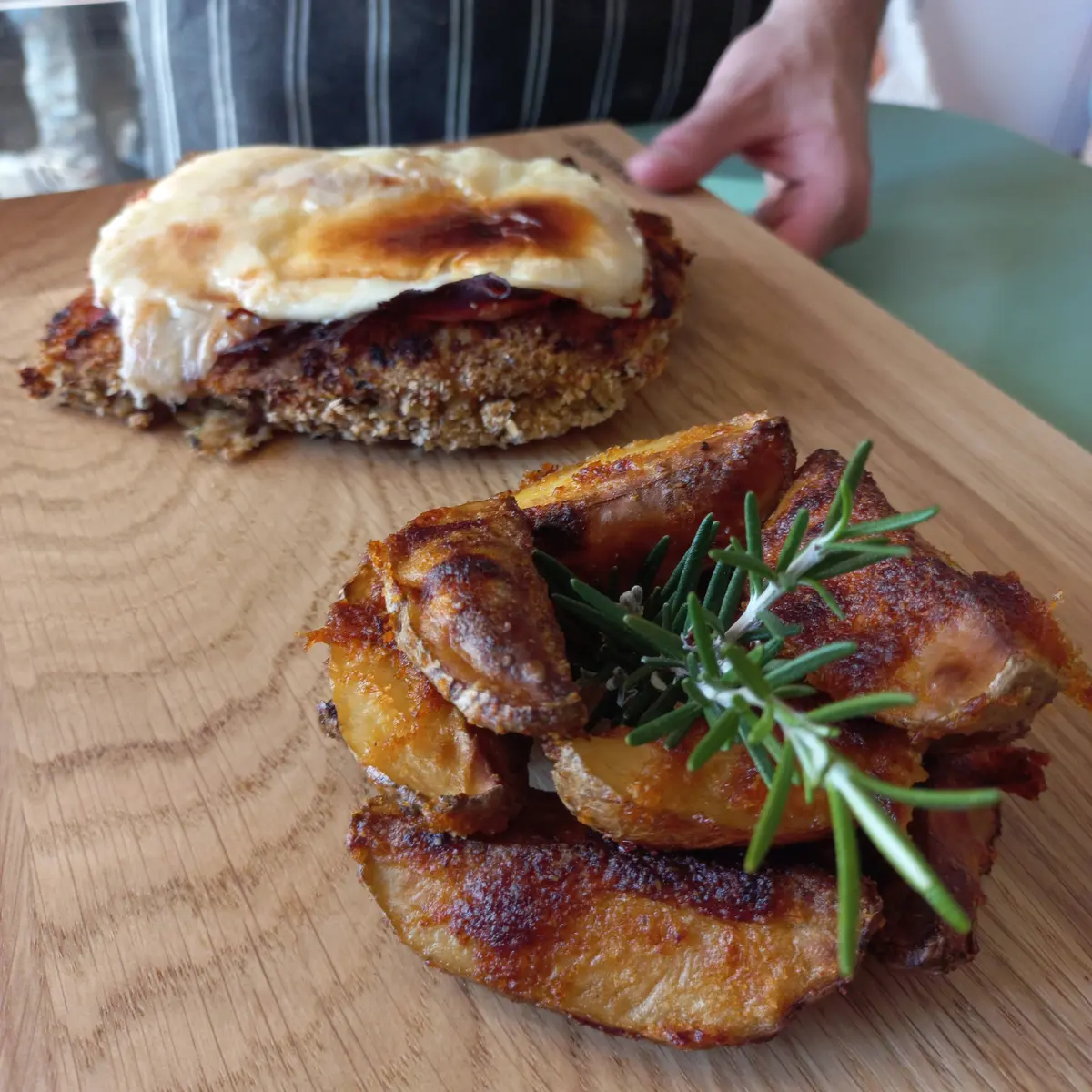 creation thumb for Milanesa a la napolitana with potatoes 🇦🇷