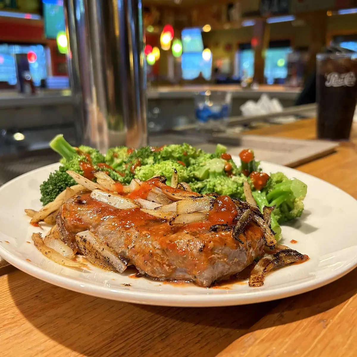 creation thumb for 8oz Sirloin with spicy sriracha sauce