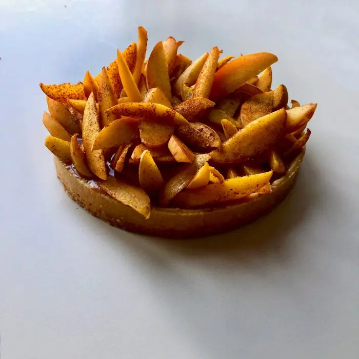 creation thumb for Crostata con pesche e cannella e crema alla vaniglia