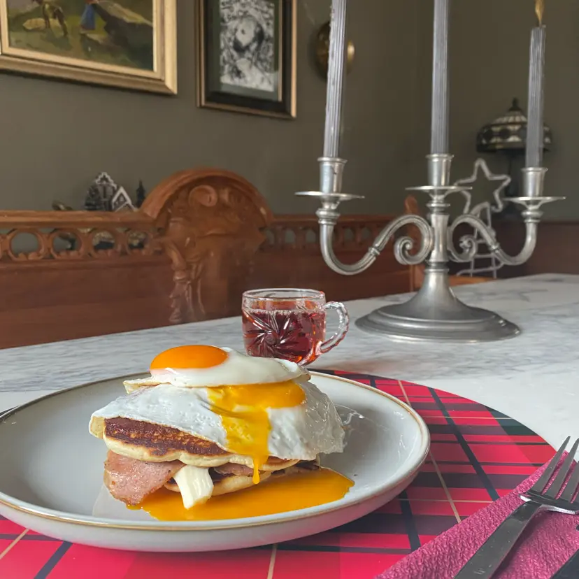 creation thumb for Smoked Turkey, Fried Egg, Pancake