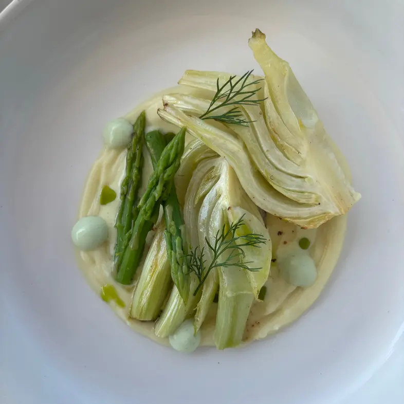 creation thumb for Crema di radice, finocchio arrosto, asparagi, crema calda e tzatziki