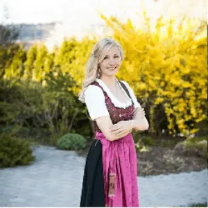 Lucia Stoll