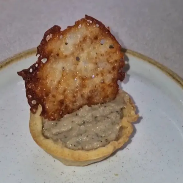 creation thumb for Caramelised Onion Tartlet with Cheese Tuile