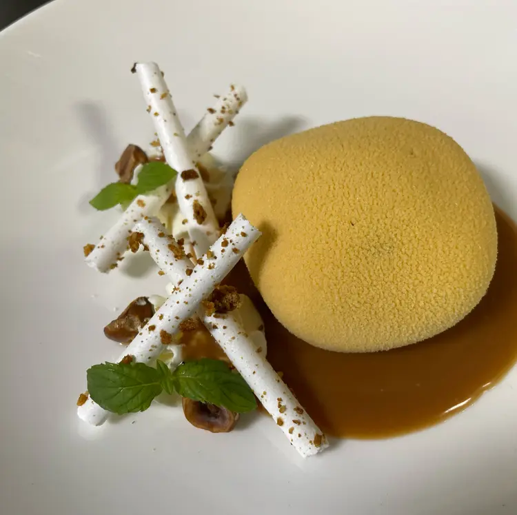 creation thumb for Dulche de leche with caramel biscuits and nougat meringue