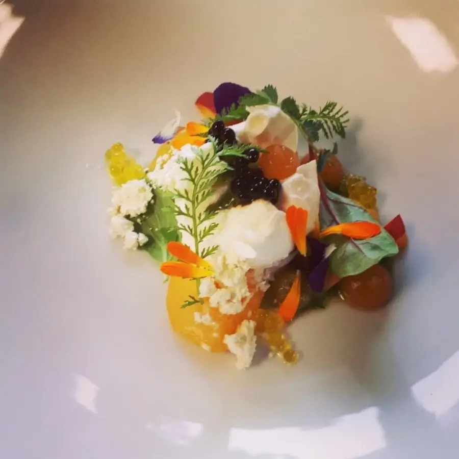 creation thumb for Burrata/Pfirsich/Wildkräuter/30Jahre Balsamico