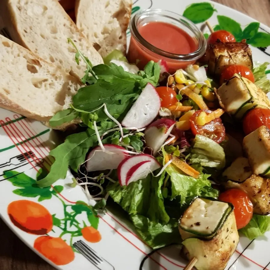 creation thumb for Fruti Grillsalat mit Himbeeren Soße