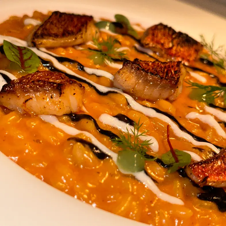 creation thumb for Risotto sorrentino con salmonetes y ajo negro.