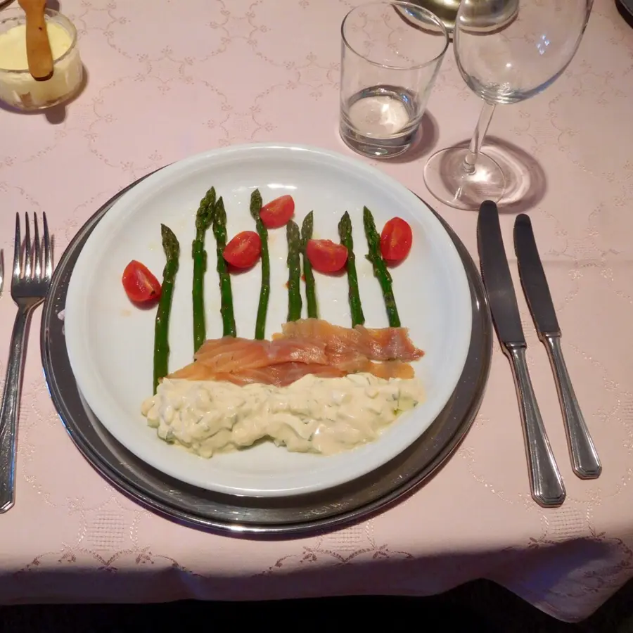 creation thumb for Green asperges,salmon ,eggssalade