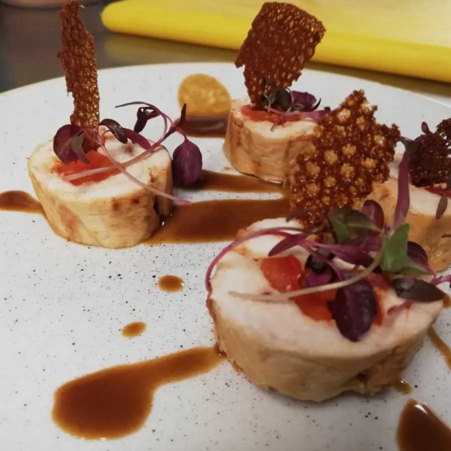 creation thumb for Pollo Maki con peperoni affumicati e demiglace.