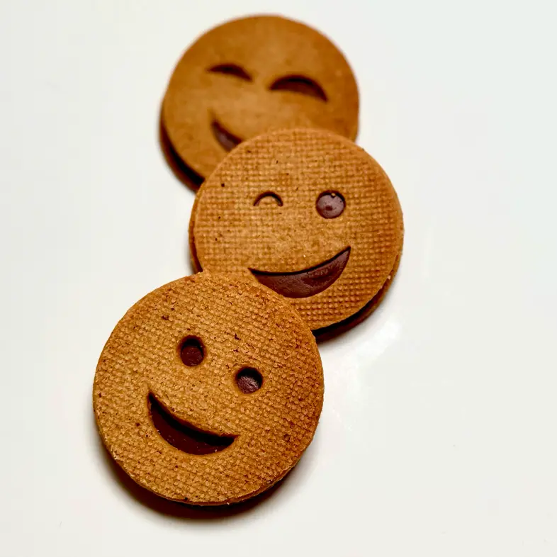 creation thumb for CRISPY SHORTBREAD & CHOCOLATE SMILEYS 🍪😁