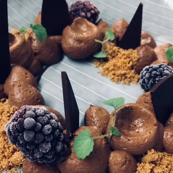 creation thumb for Mousse / Lebkuchen / Spekulatius / Brombeere