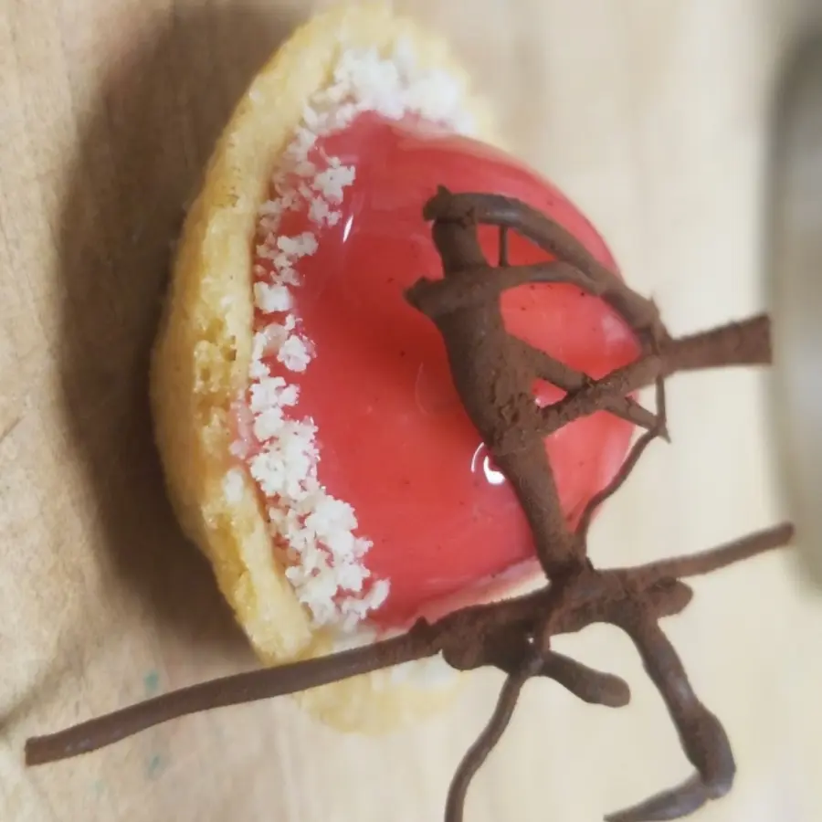 creation thumb for Stawberry and cheese tartlet
