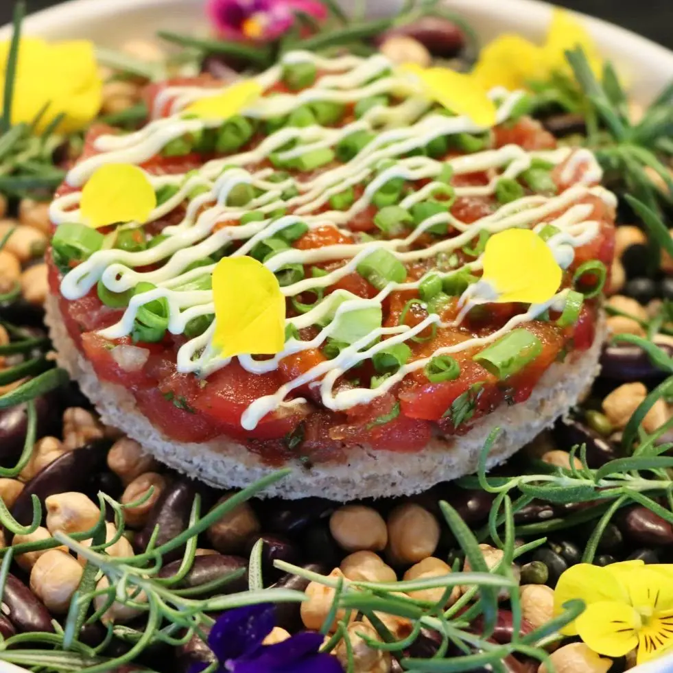 creation thumb for Modern Tuna Pizza