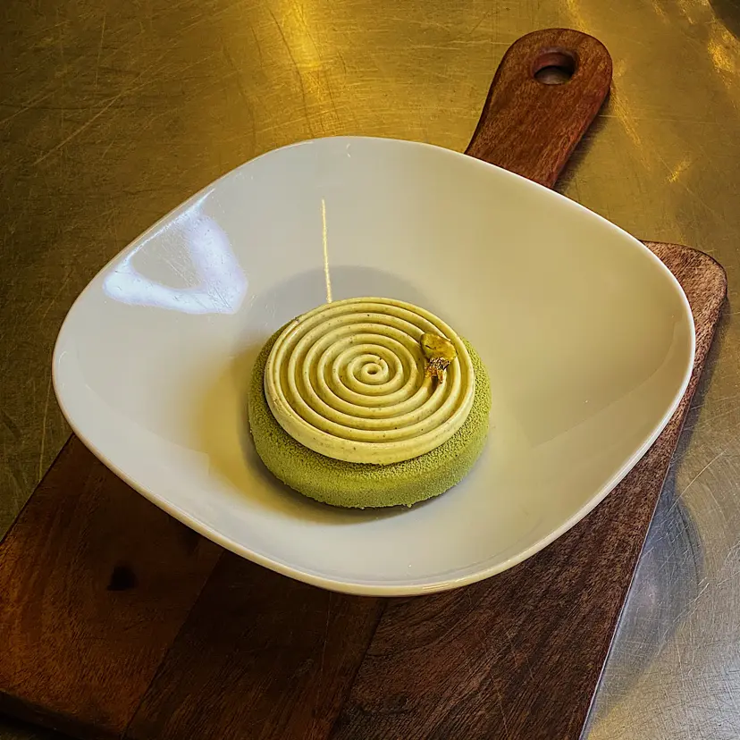 creation thumb for Pistazien-Himbeer-Entremet