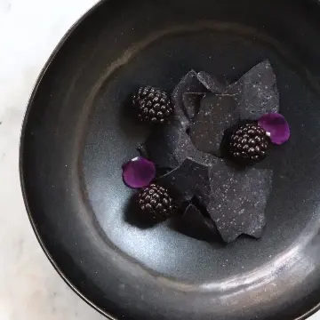 creation thumb for Black velvet sorbet with lime meringue and blackberry