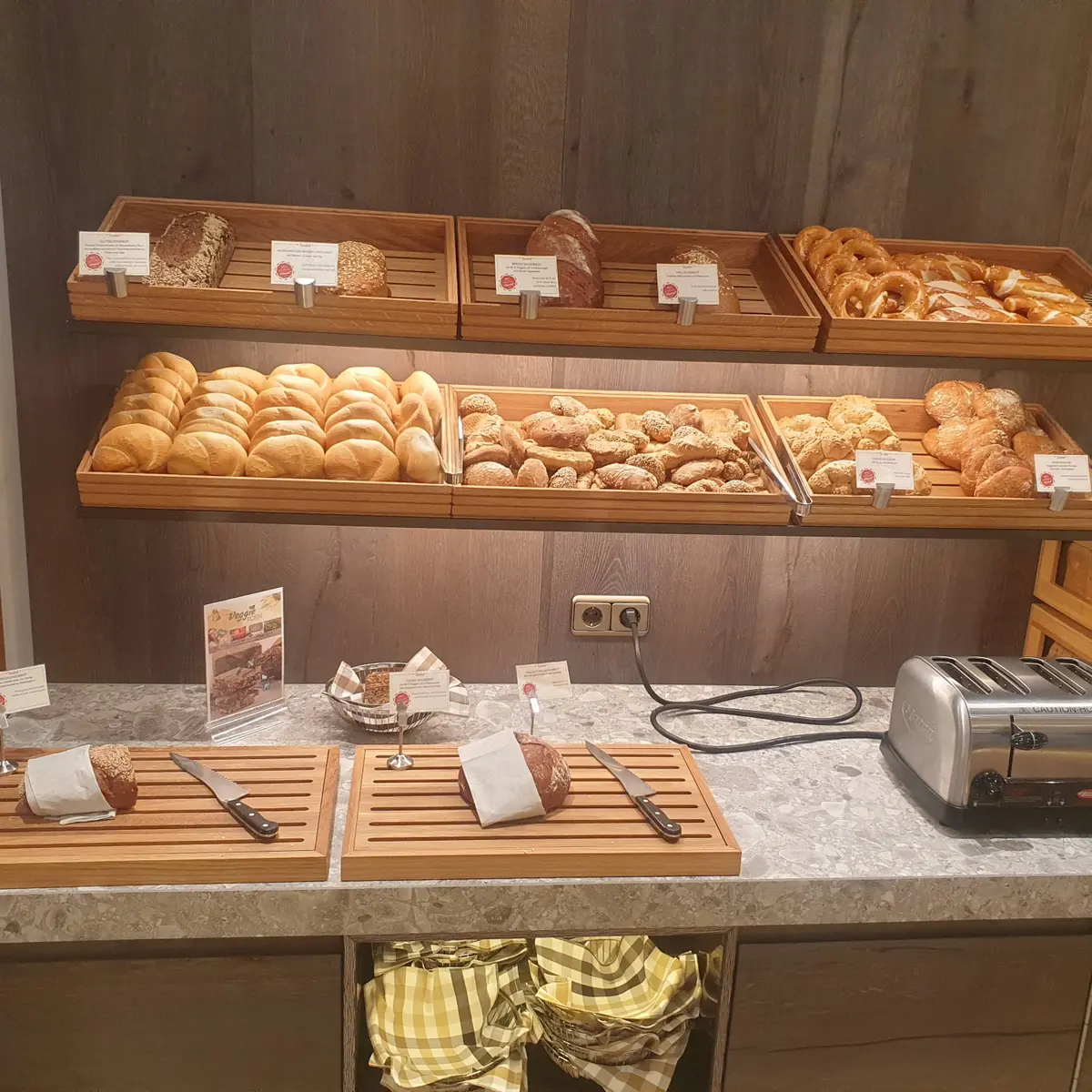 creation thumb for Tuxerhof breakfast buffet