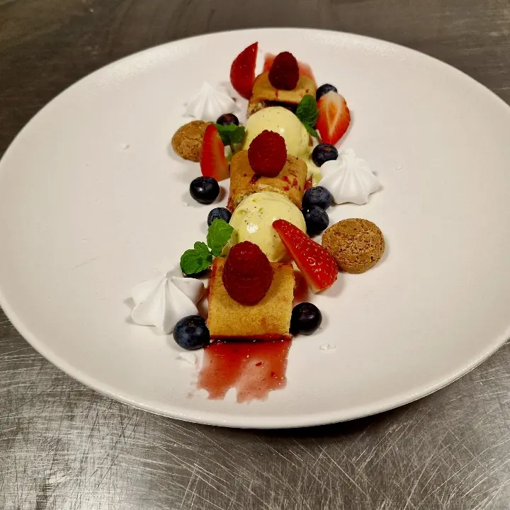 creation thumb for Rhubarb cake