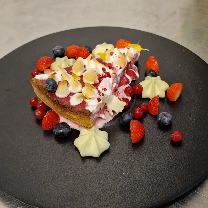 creation thumb for Raspberry tart with meringue