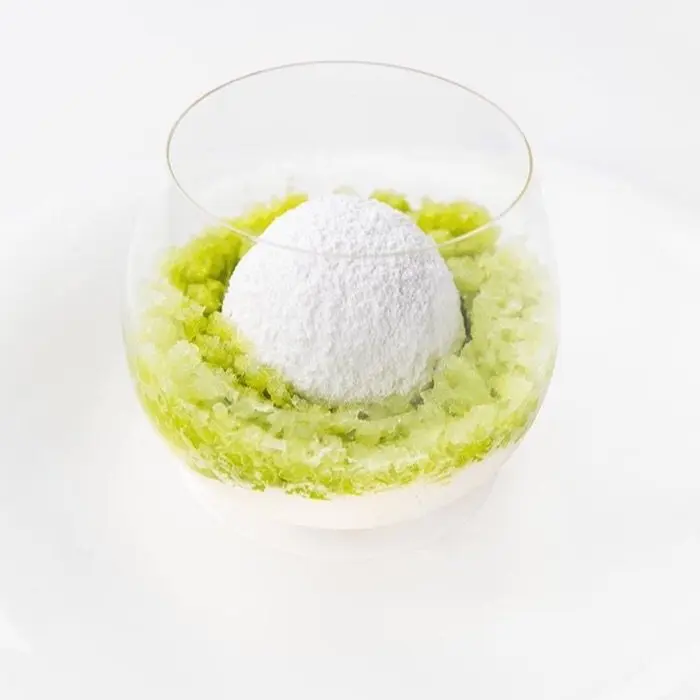 creation thumb for Grüne Birne als Granita, frische Mangostan, Schuppenapfeleis -und puree