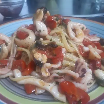 creation thumb for Squid, mussels, and clams with red wine