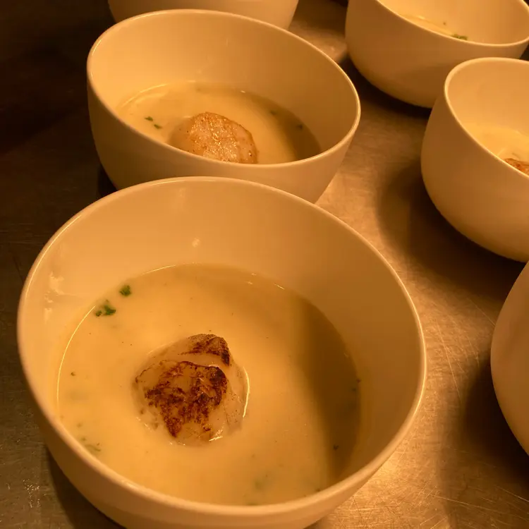 creation thumb for Jerusalem artichoke soup with grilled scallops