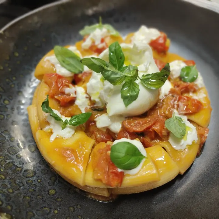 creation thumb for Paccheri Burrata et tomates cerises