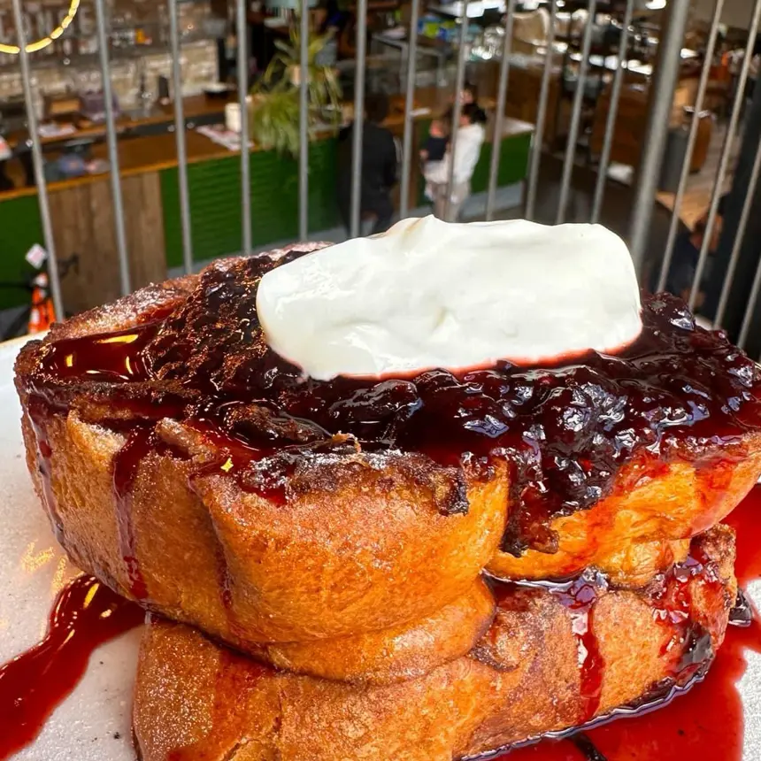 creation thumb for Pain Perdu mit Beerenkompott und griechischem Joghurt