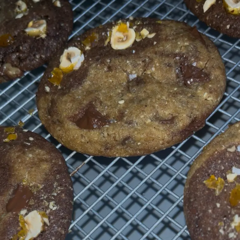 creation thumb for Biscuits Marbrés aux Noisettes et Chocolat