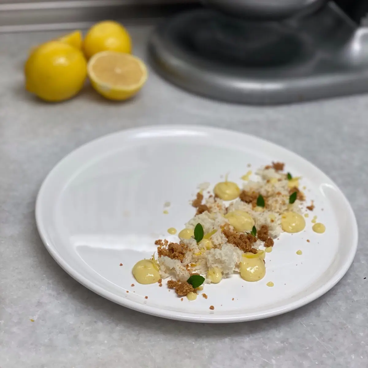 creation thumb for Yogurt micro-sponge cake with lemon cream