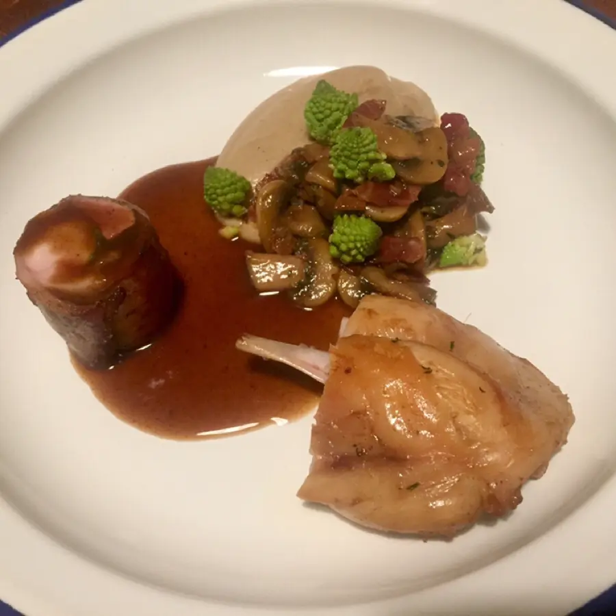 creation thumb for Rabbit with chestnuts puree and forest moushroom sauce