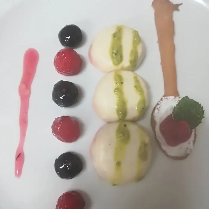 creation thumb for Frischkäse Panna Cotta mit Beeren
