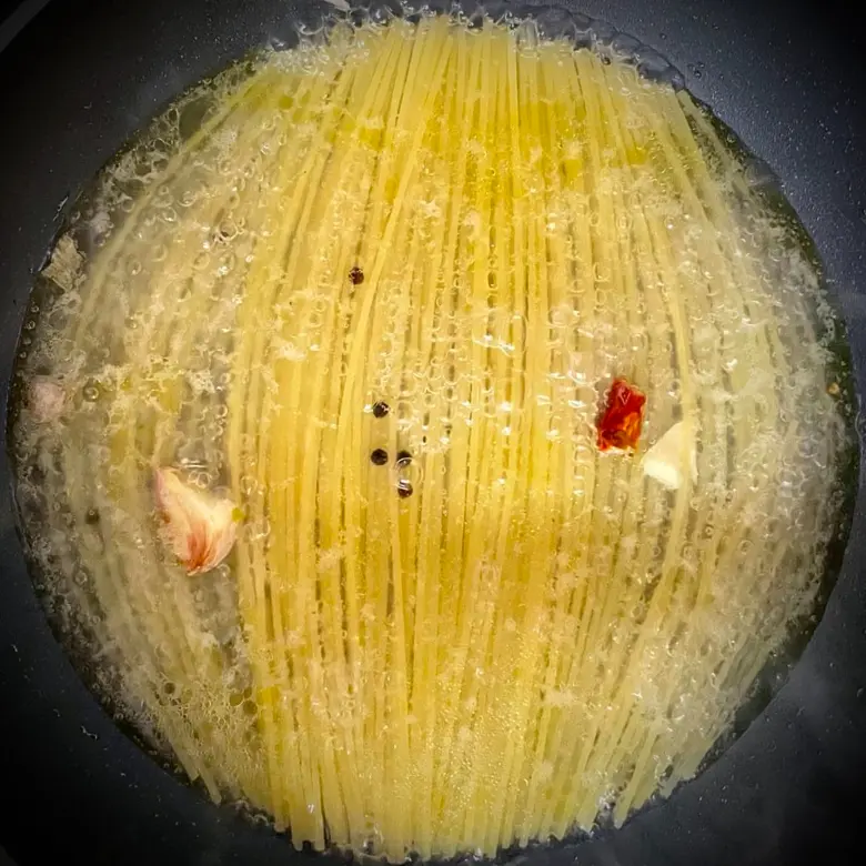 creation thumb for Spaghetti Aglio olio e peperoncino