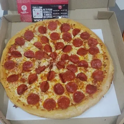 creation thumb for Pepperoni pizza on artisanal crust