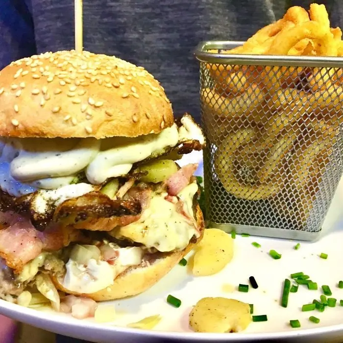 creation thumb for Einer unserer beliebtesten Burger zurzeit.