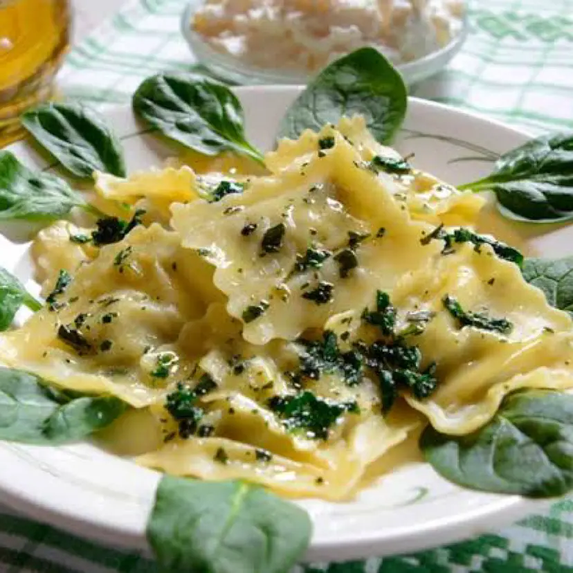 creation thumb for Spinach and Chicken Ravioli with Alfredo Sauce