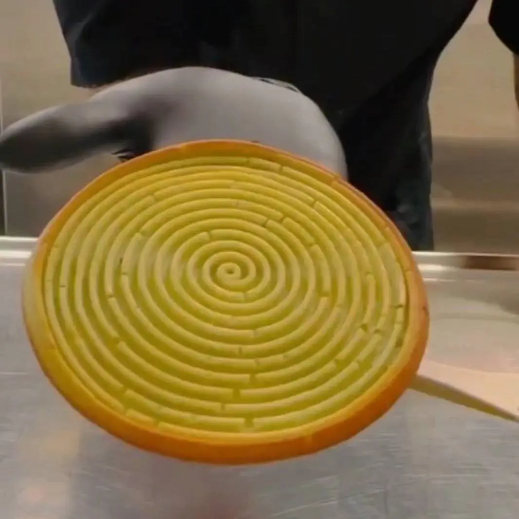 creation thumb for Spiral Apple Cake