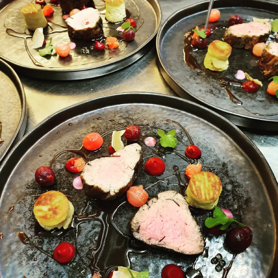 creation thumb for Kalbsfilet/Rote Beete/Quark/Grapefruit