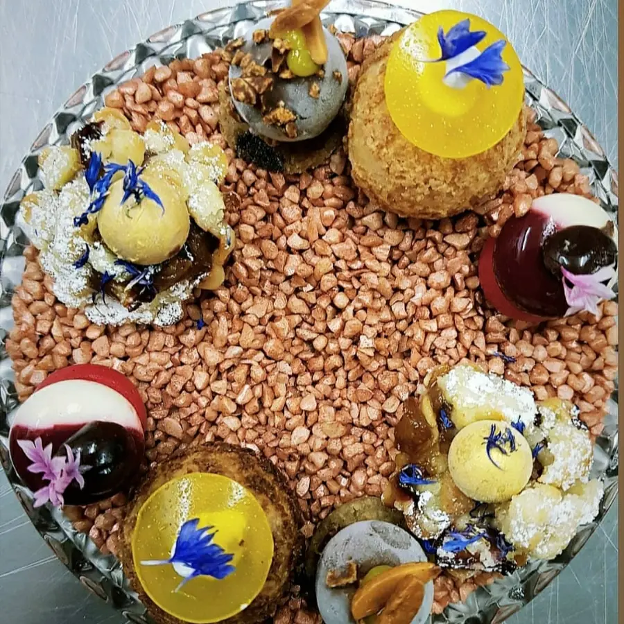 creation thumb for Petit fours 🍒