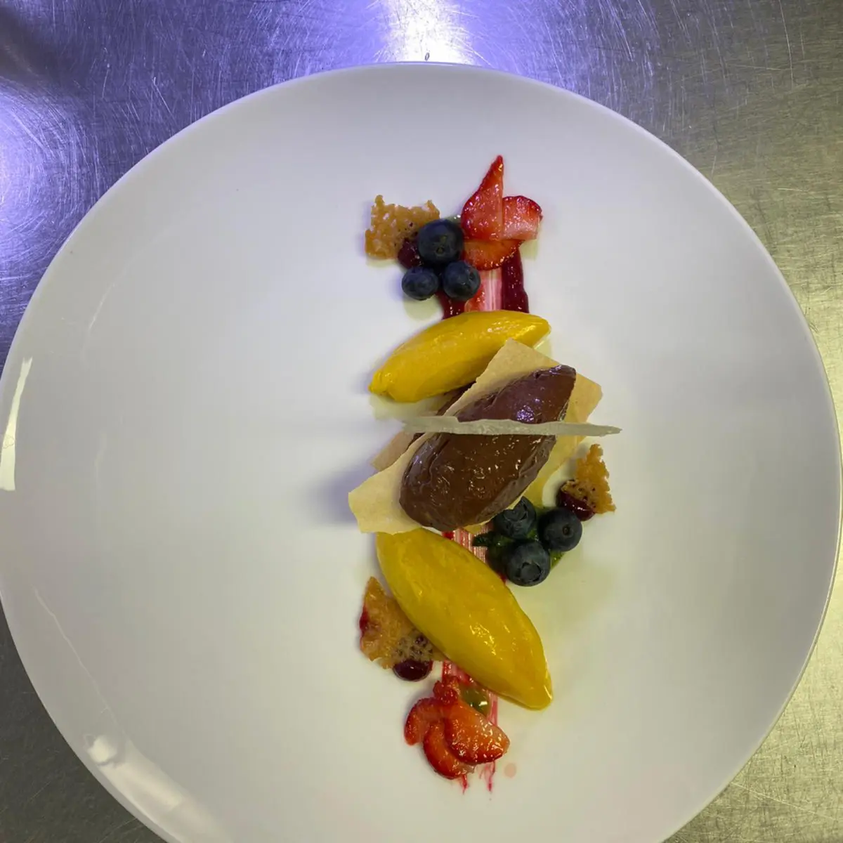creation thumb for Mille-Feuille, Mangosorbet, Krokant, Früchte