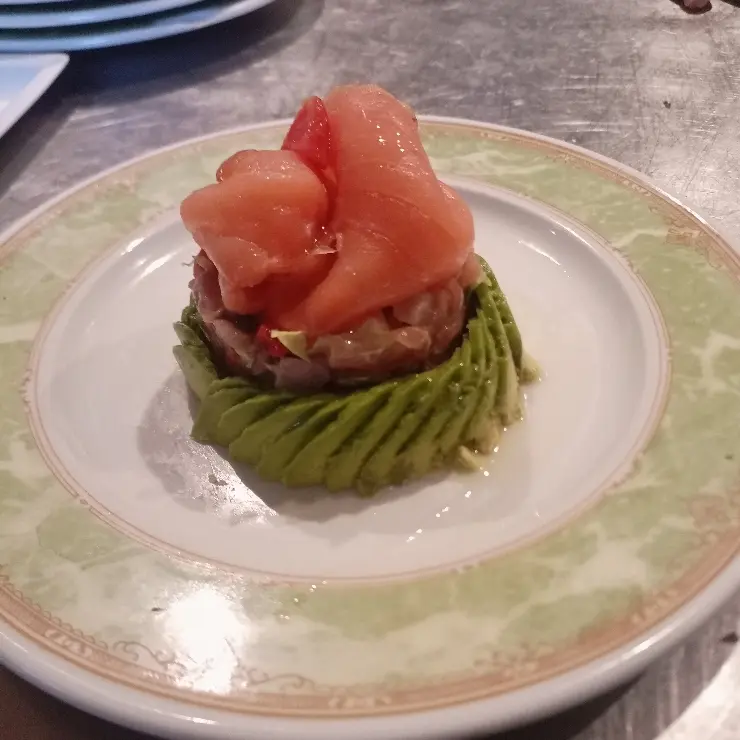 creation thumb for Tartar Somone==»Olive oil onion with somone maavocado