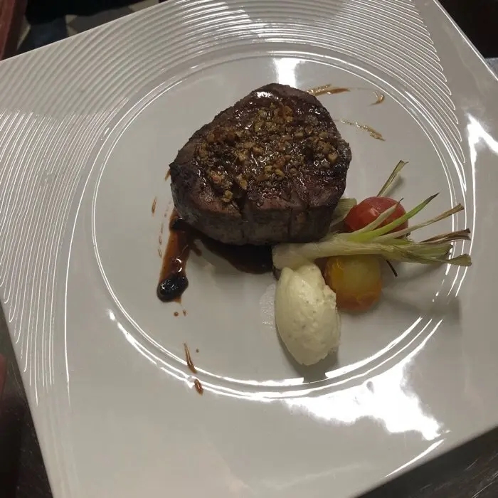 creation thumb for Stierfilet mit Pekanusshoniggewürz und Frischkäse
